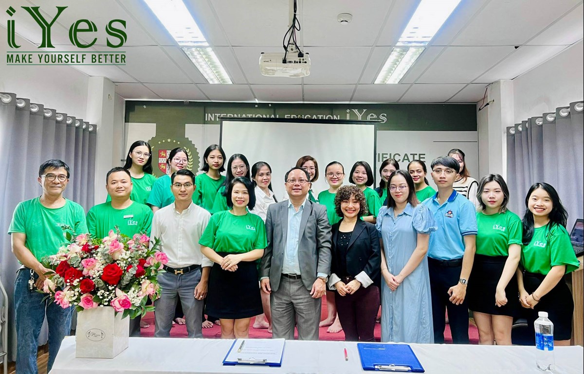 Giáo dục quốc tế iYes tiếng anh doanh nghiệp